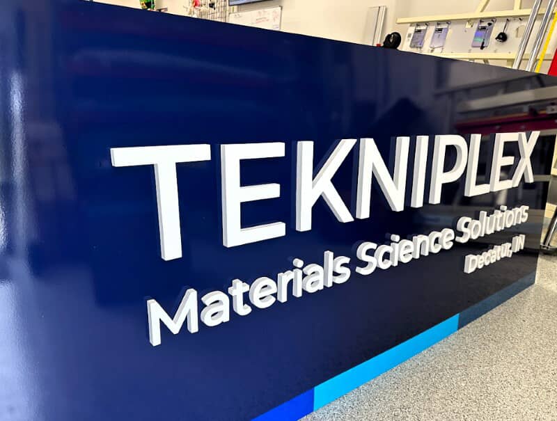 Custom dimensional letters